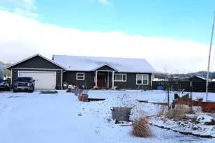 902 N 15th Ave, Elgin, OR 97827 - Photo 1