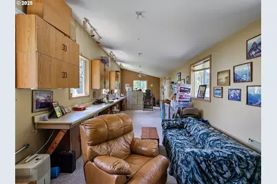 10059 SW 57th Pl, Portland, OR 97219 - Photo 39