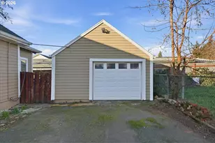 2725 SE 87th Ave, Portland, OR 97266 - Photo 3