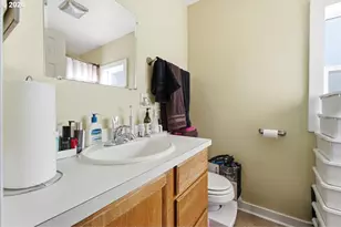 2725 SE 87th Ave, Portland, OR 97266 - Photo 11