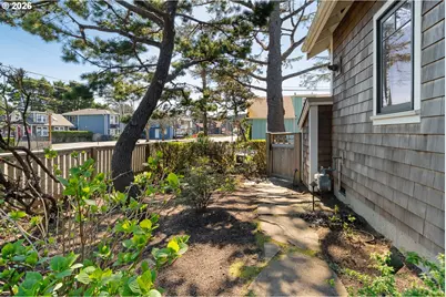 108 W Madison St, Cannon Beach, OR 97110 - Photo 3