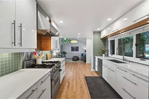 2850 SW Fairmount Blvd, Portland, OR 97239 - Photo 19