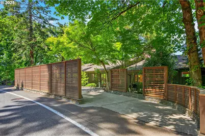 2850 SW Fairmount Blvd, Portland, OR 97239 - Photo 3