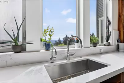 9742 NW Skyline Heights Dr, Portland, OR 97229 - Photo 19