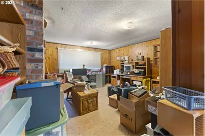 1309 Hawthorne Ave, Reedsport, OR 97467 - Photo 15