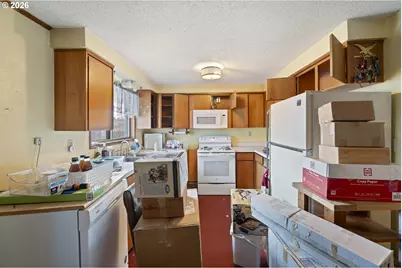 1309 Hawthorne Ave, Reedsport, OR 97467 - Photo 11