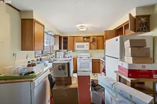 1309 Hawthorne Ave, Reedsport, OR 97467 - Photo 11