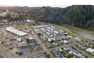 1309 Hawthorne Ave, Reedsport, OR 97467 - Photo 31