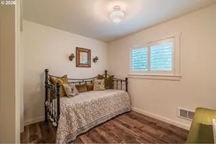 770 9th St SE, Bandon, OR 97411 - Photo 37