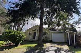 770 9th St SE, Bandon, OR 97411 - Photo 5