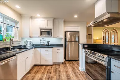 770 9th St SE, Bandon, OR 97411 - Photo 15