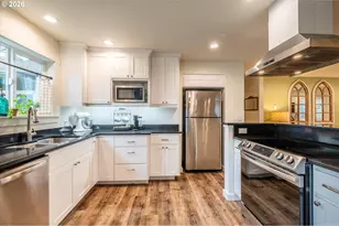 770 9th St SE, Bandon, OR 97411 - Photo 15