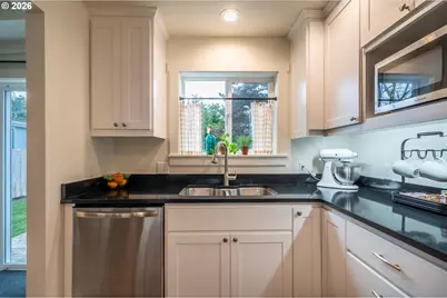 770 9th St SE, Bandon, OR 97411 - Photo 15