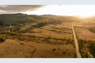 26900 Crow Rd, Eugene, OR 97402 - Photo 3