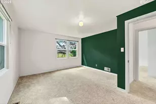 26900 Crow Rd, Eugene, OR 97402 - Photo 33