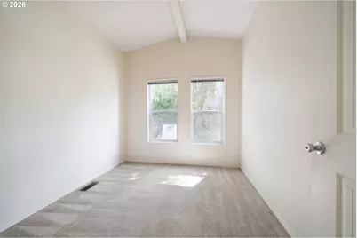 4802 SE 133rd Dr, Portland, OR 97236 - Photo 11