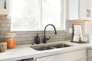 9216 SE Market St, Portland, OR 97216 - Photo 13