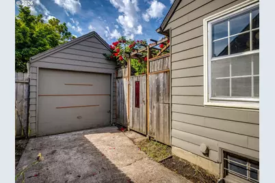 2214 N Emerson St, Portland, OR 97217 - Photo 37