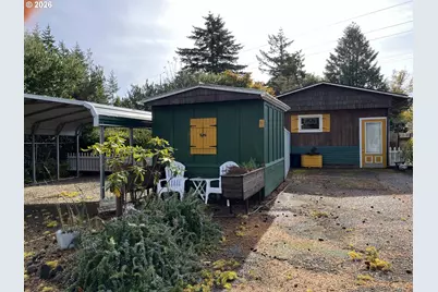 154 Outer Dr, Florence, OR 97439 - Photo 1