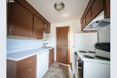 302 Monmouth Ave, Monmouth, OR 97361 - Photo 31
