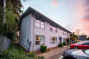 302 Monmouth Ave, Monmouth, OR 97361 - Photo 3