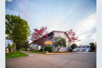 302 Monmouth Ave, Monmouth, OR 97361 - Photo 1