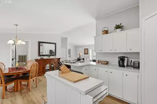 18345 NE Glisan St, Portland, OR 97230 - Photo 11