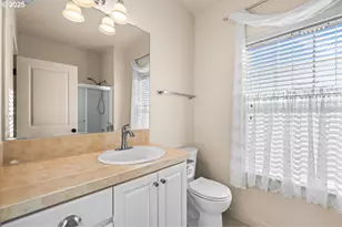 680 NE Adwick Dr, Hillsboro, OR 97006 - Photo 25