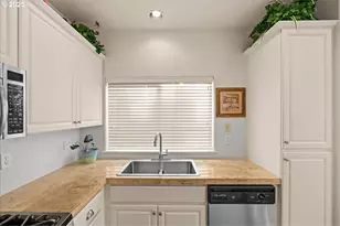 680 NE Adwick Dr, Hillsboro, OR 97006 - Photo 15