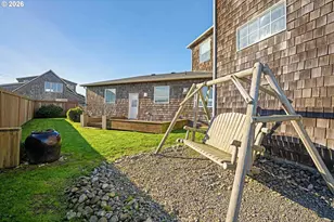 323 Madison Ave, Bandon, OR 97411 - Photo 9