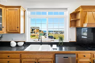 323 Madison Ave, Bandon, OR 97411 - Photo 21