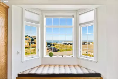 323 Madison Ave, Bandon, OR 97411 - Photo 27