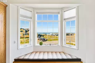 323 Madison Ave, Bandon, OR 97411 - Photo 27