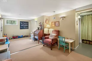 2600 SW Crestdale Dr, Portland, OR 97225 - Photo 23