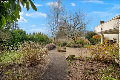 2600 SW Crestdale Dr, Portland, OR 97225 - Photo 29