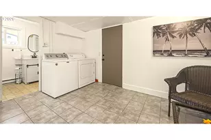 1875 W 18th Ave, Eugene, OR 97402 - Photo 23