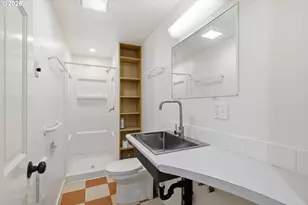 2296 Pierce St, Eugene, OR 97405 - Photo 11
