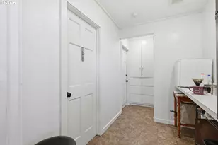 2296 Pierce St, Eugene, OR 97405 - Photo 15