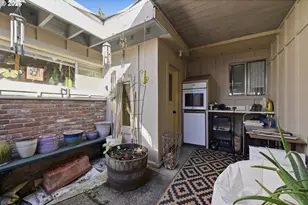 2296 Pierce St, Eugene, OR 97405 - Photo 21