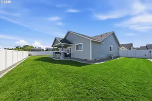 384 SW Cottonwood Dr, Hermiston, OR 97838 - Photo 25