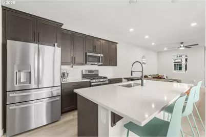 8069 SE Orion Ln, Hillsboro, OR 97123 - Photo 9