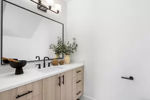 9217 N Seneca St, Portland, OR 97203 - Photo 7