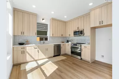 9217 N Seneca St, Portland, OR 97203 - Photo 5