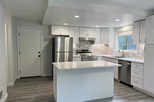 2040 11th St, Florence, OR 97439 - Photo 11