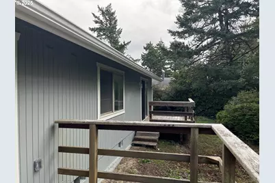 2040 11th St, Florence, OR 97439 - Photo 41