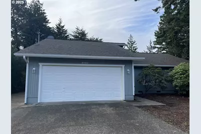 2040 11th St, Florence, OR 97439 - Photo 3