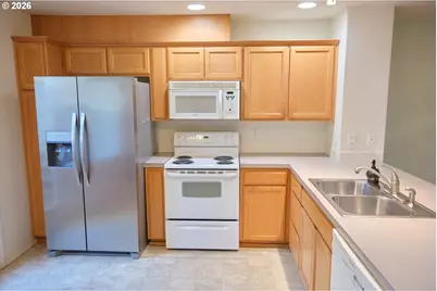 2412 NW Meadows Dr, McMinnville, OR 97128 - Photo 11