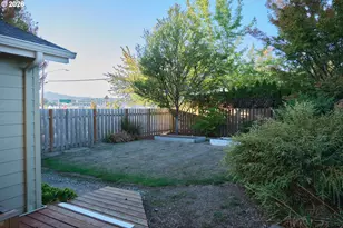 2412 NW Meadows Dr, McMinnville, OR 97128 - Photo 31