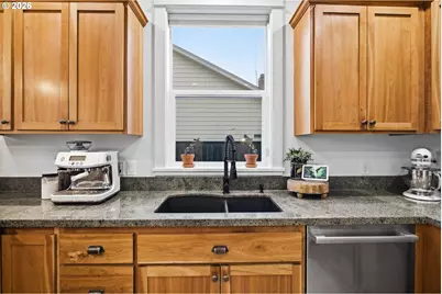 1674 Gilham Rd, Eugene, OR 97401 - Photo 19