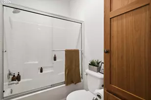 1674 Gilham Rd, Eugene, OR 97401 - Photo 39